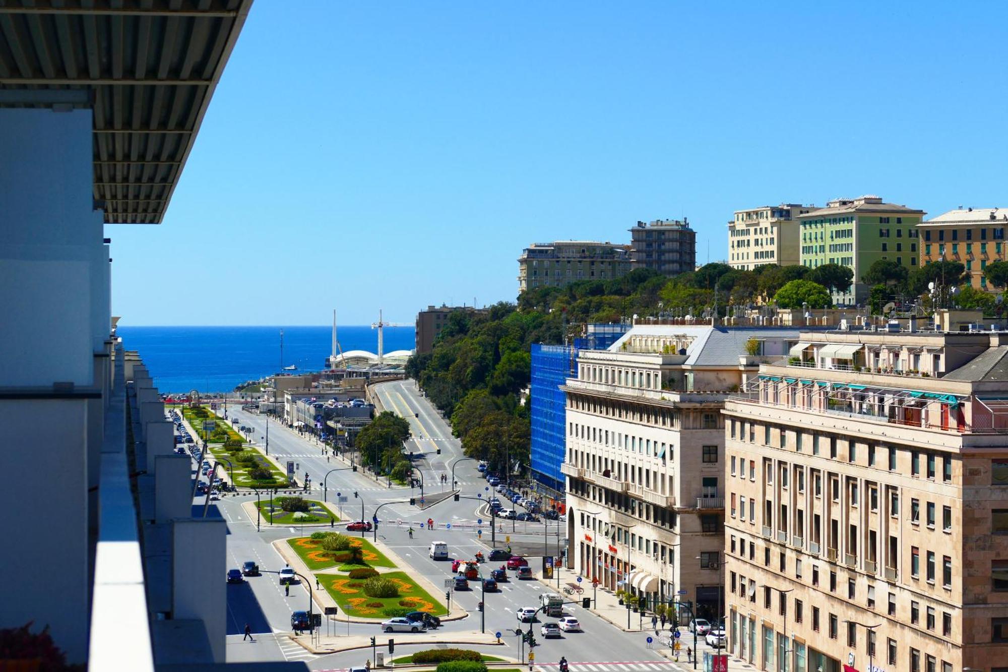 Attico Luxury Con Parcheggio E Terrazza Vista Mozzafiato Apartamento Génova Exterior foto