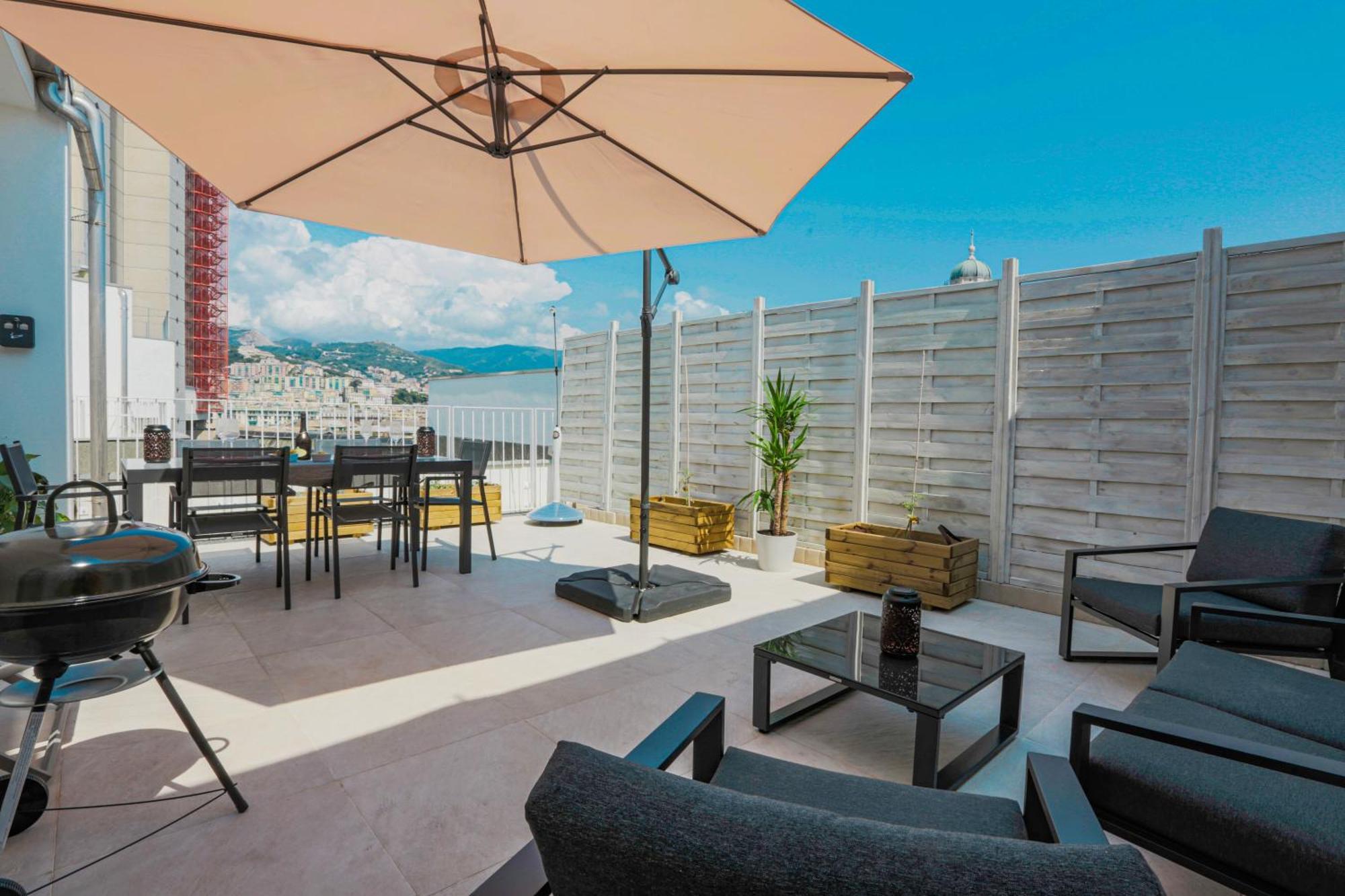 Attico Luxury Con Parcheggio E Terrazza Vista Mozzafiato Apartamento Génova Exterior foto