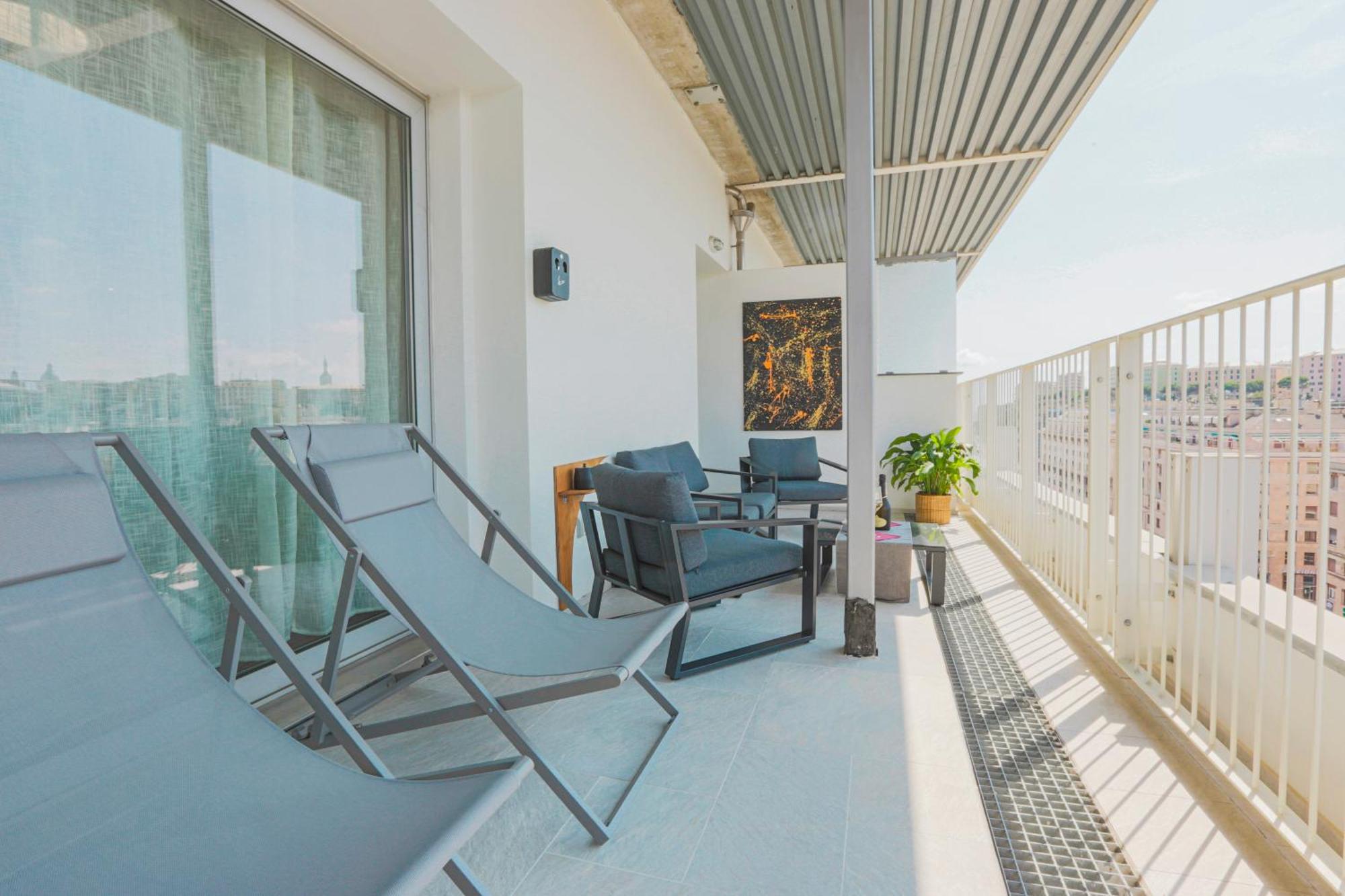 Attico Luxury Con Parcheggio E Terrazza Vista Mozzafiato Apartamento Génova Quarto foto